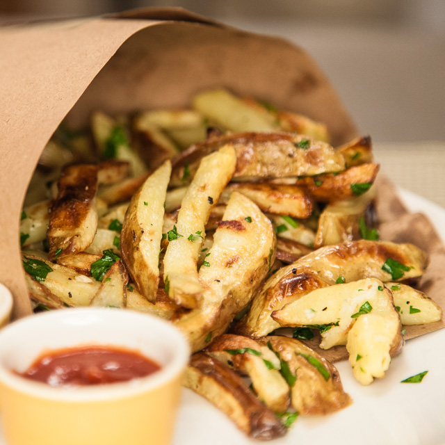 049-Garlic_Oven_Fries-1046_640x640